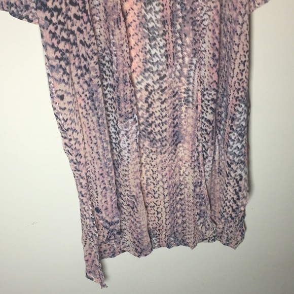 ⚡️🆕Gorgeous Peachy Coral Printed Kimono⚡️ - Picture 7 of 8